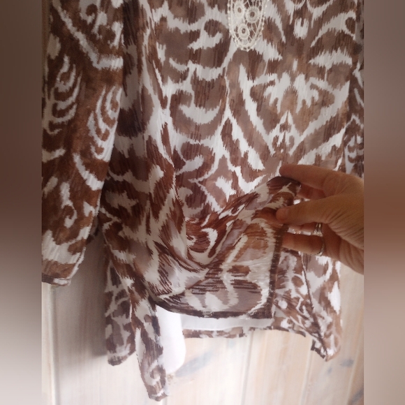 Alfred Dunner Size 14 Brown White Ikat Print shirt top blouse tunic - Picture 4 of 4